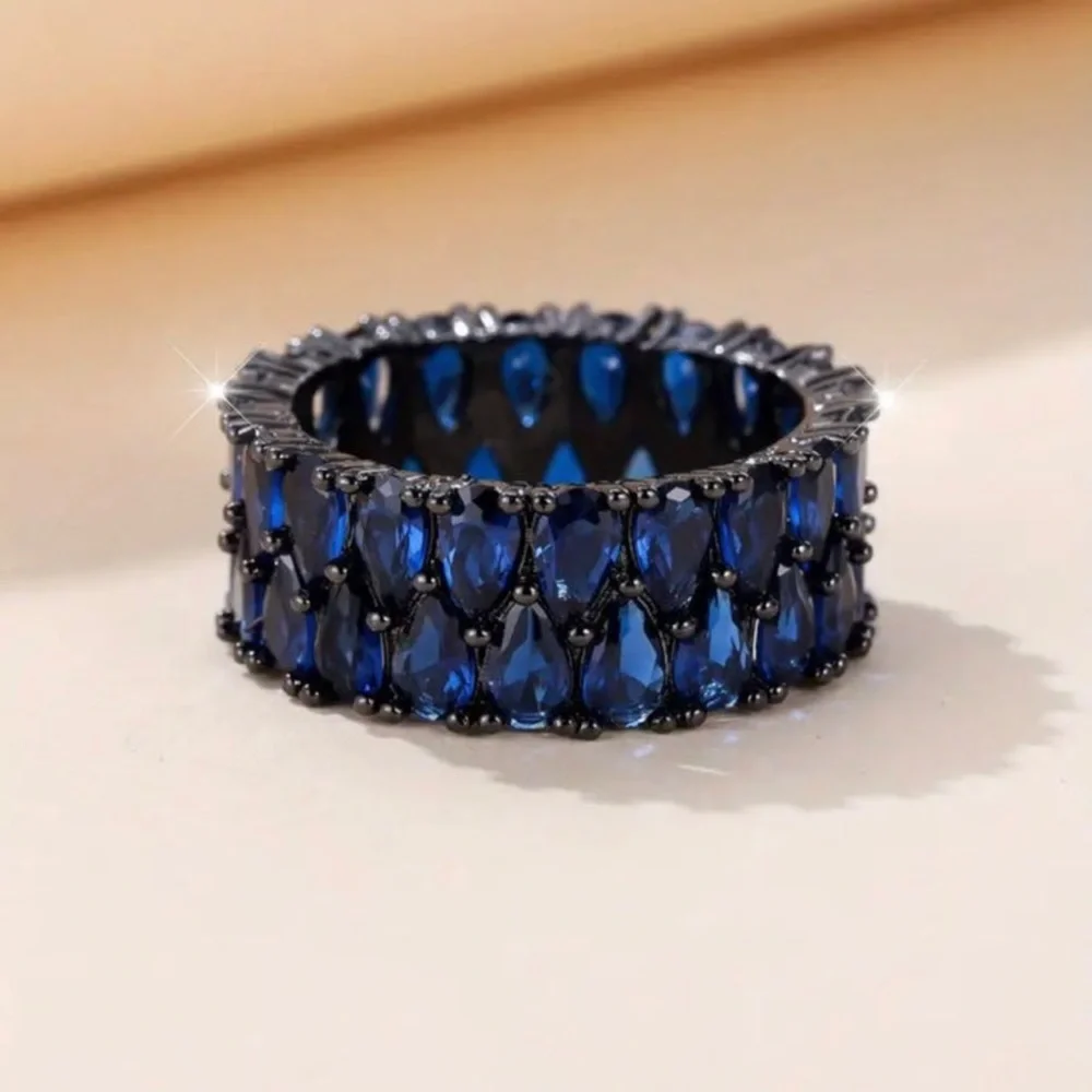 Hematite finish blue sapphire crystal ring size 8 HRTDB1